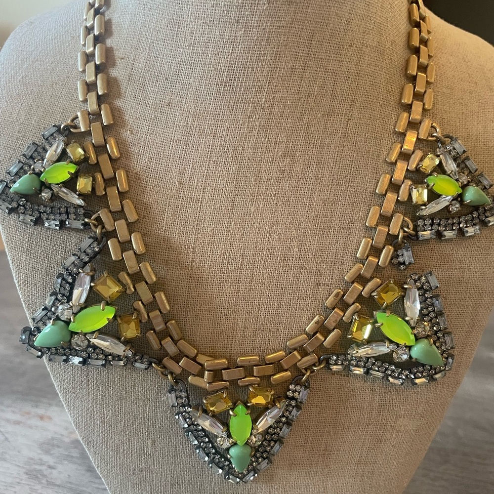 Stella and dot statement necklace